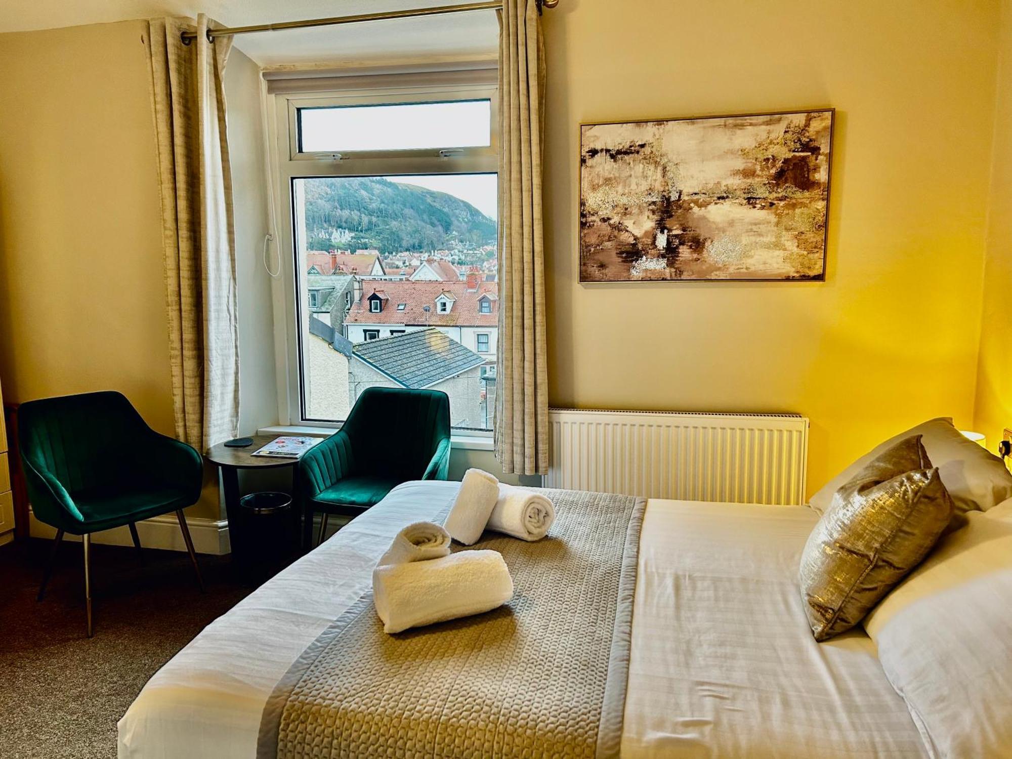 Hotel No5, Beachfront With Free Private Car Park Llandudno Dış mekan fotoğraf