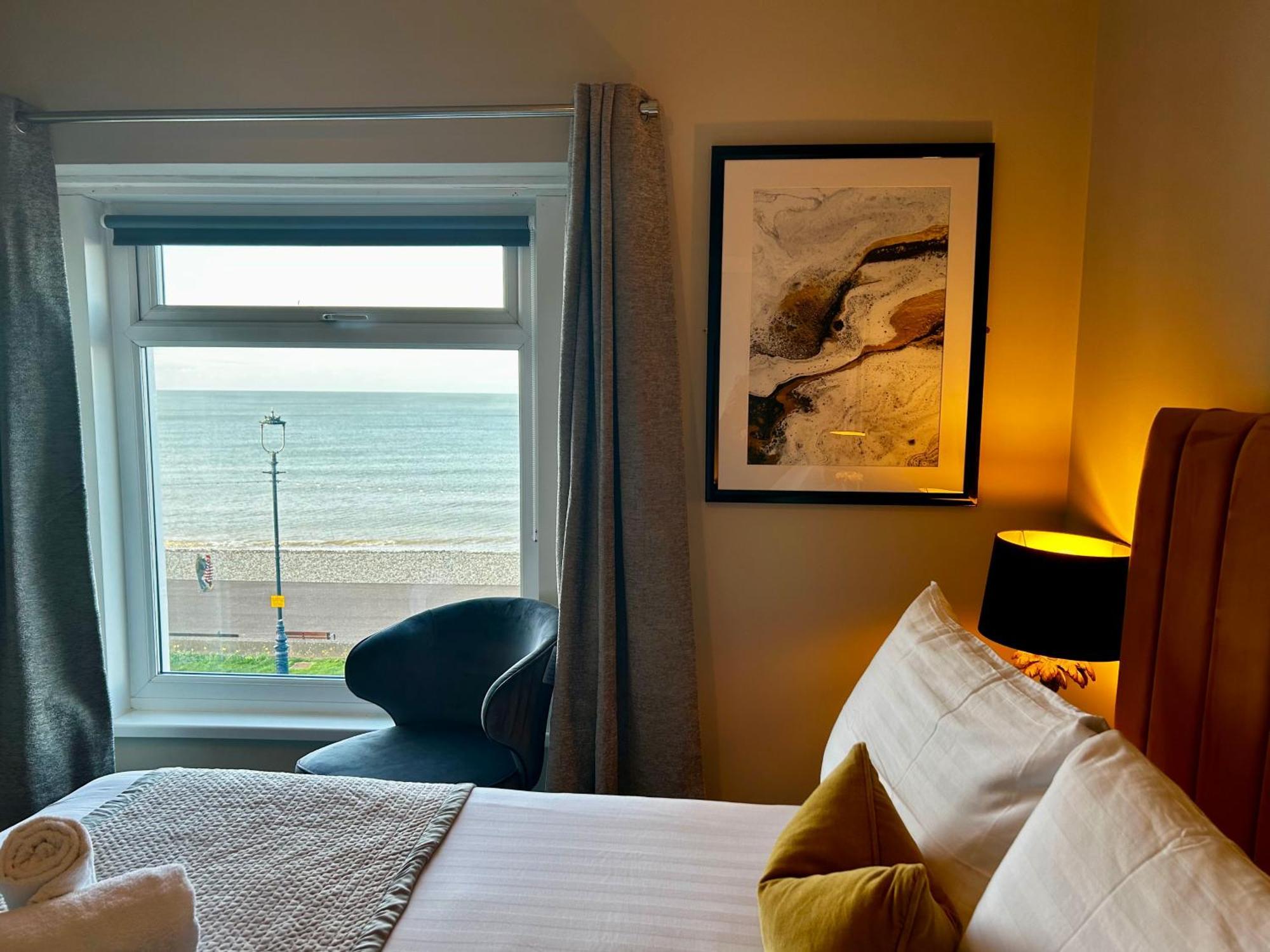 Hotel No5, Beachfront With Free Private Car Park Llandudno Dış mekan fotoğraf