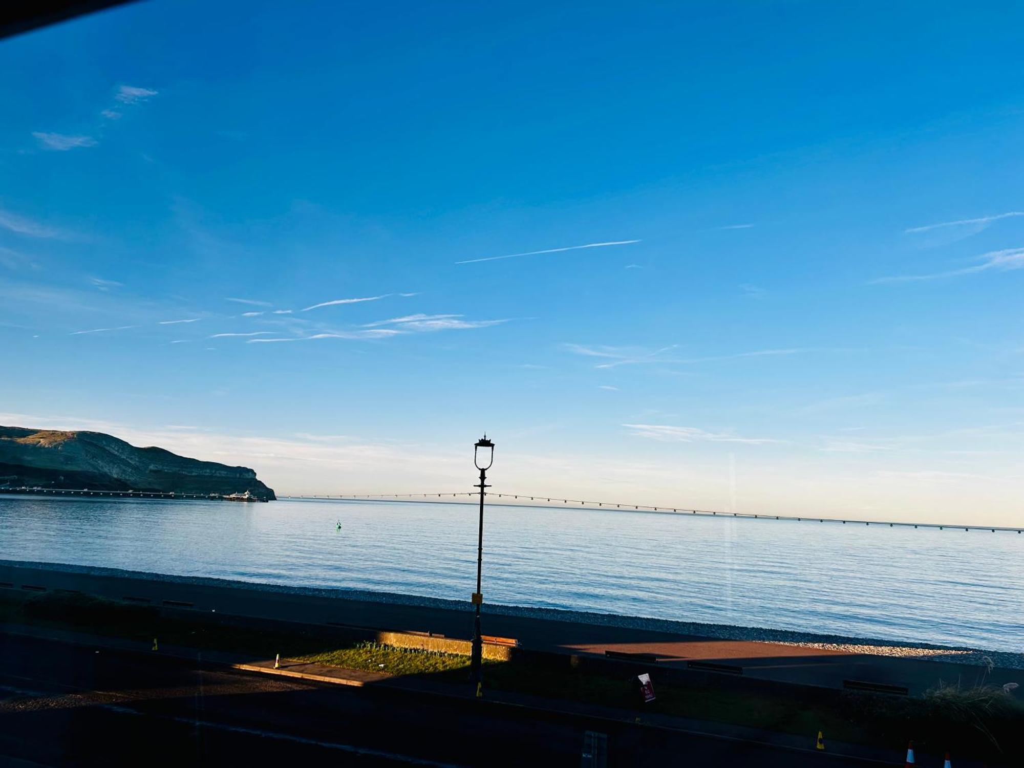 Hotel No5, Beachfront With Free Private Car Park Llandudno Dış mekan fotoğraf