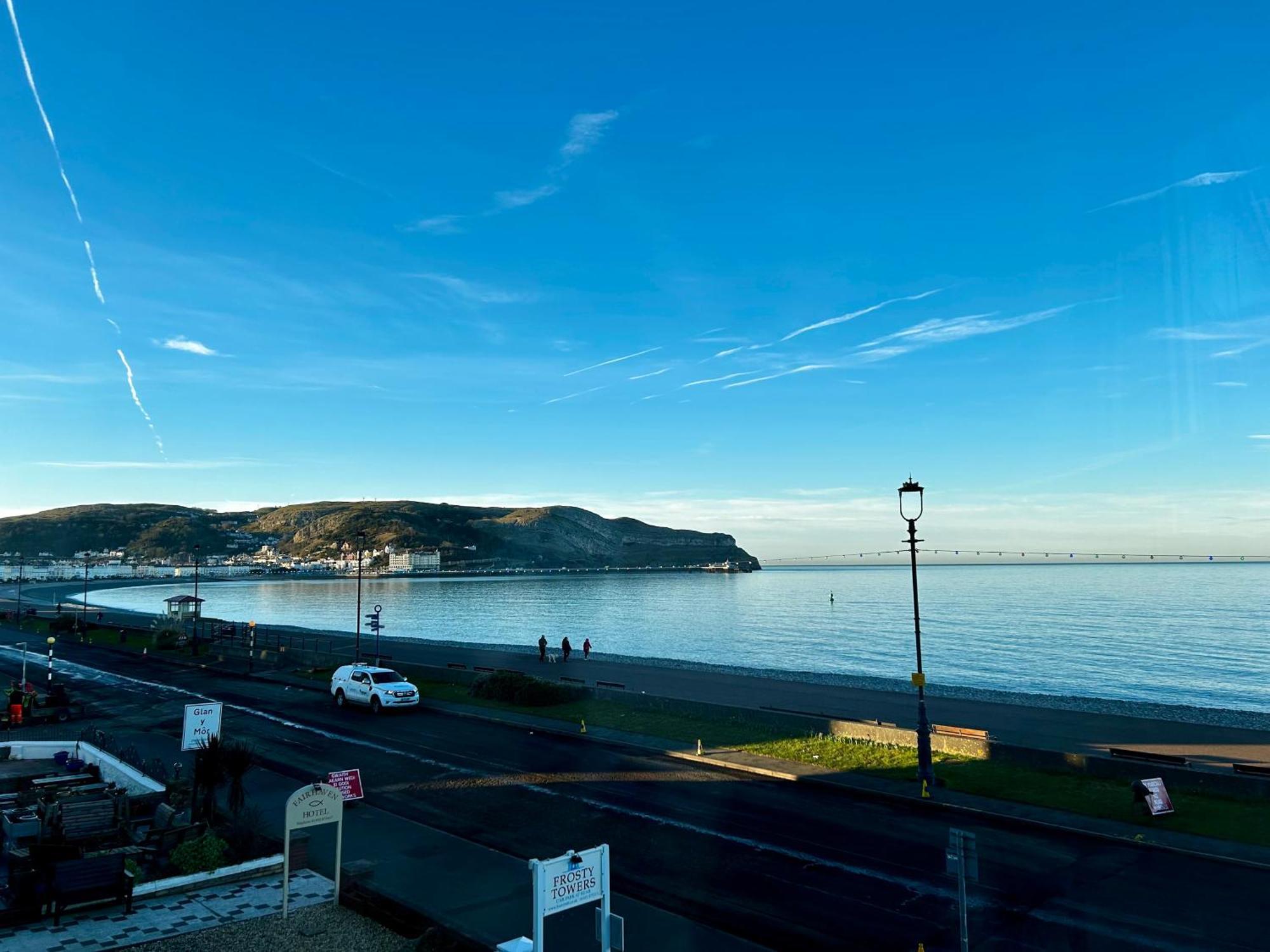 Hotel No5, Beachfront With Free Private Car Park Llandudno Dış mekan fotoğraf
