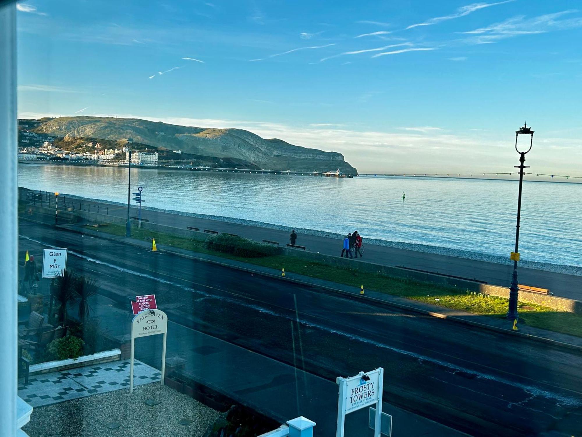 Hotel No5, Beachfront With Free Private Car Park Llandudno Dış mekan fotoğraf