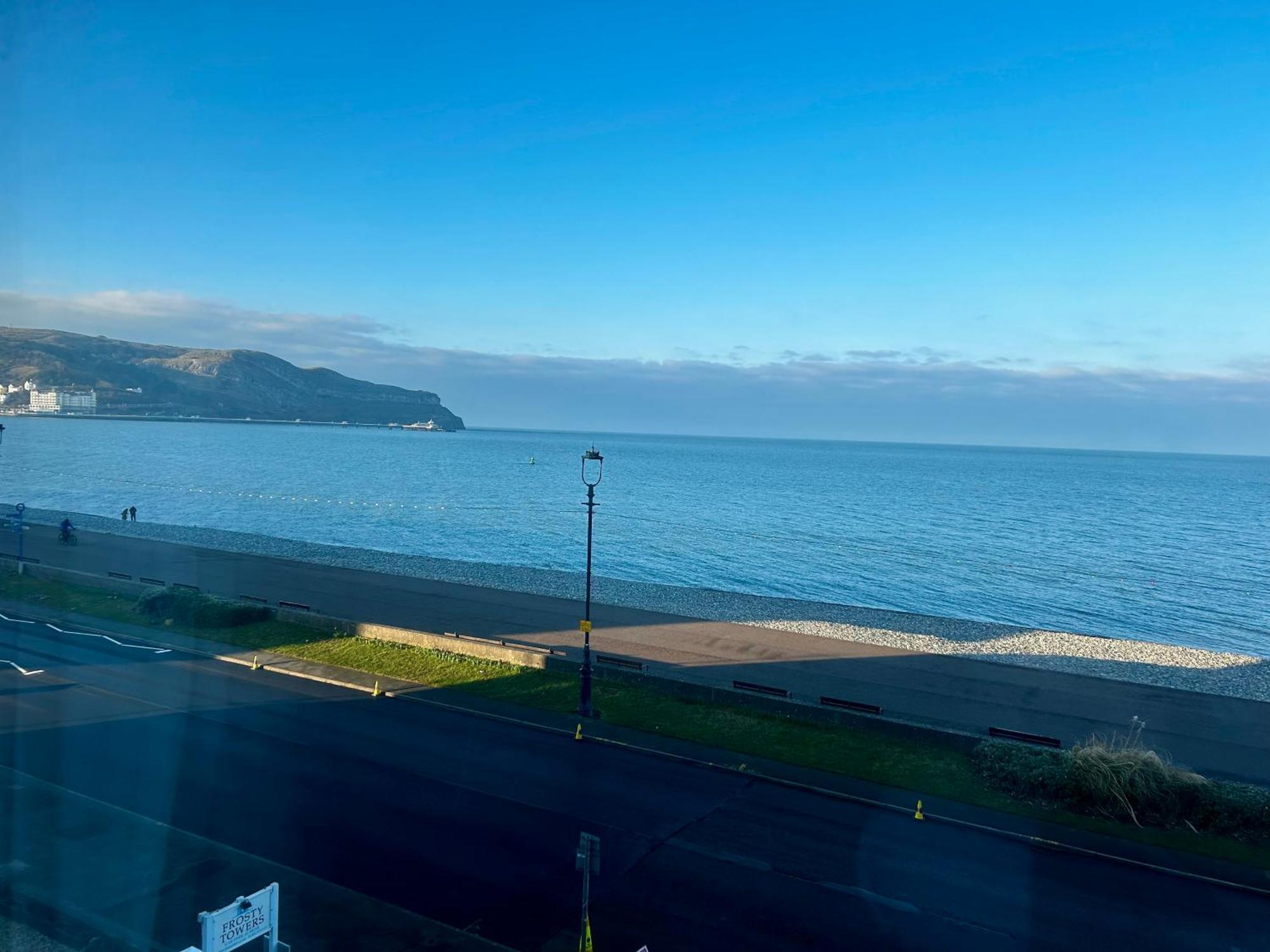 Hotel No5, Beachfront With Free Private Car Park Llandudno Dış mekan fotoğraf